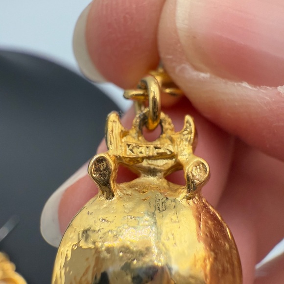 Elegant Gold Tone and Faux Pearl Minimalist Earrings - Picture 11 of 13